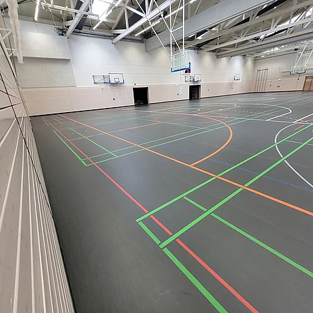 Sporthalle innen