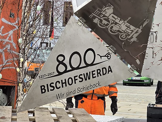"800 Jahre Bischofswerda"-Logo auf dem neuen Kaleidozyklus "800 Jahre Bischofswerda"-Logo auf dem neuen Kaleidozyklus im Mediaturm.